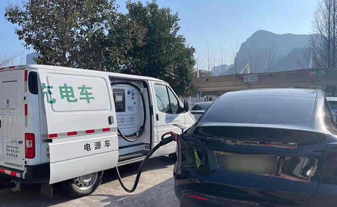 通榆汽车搭电